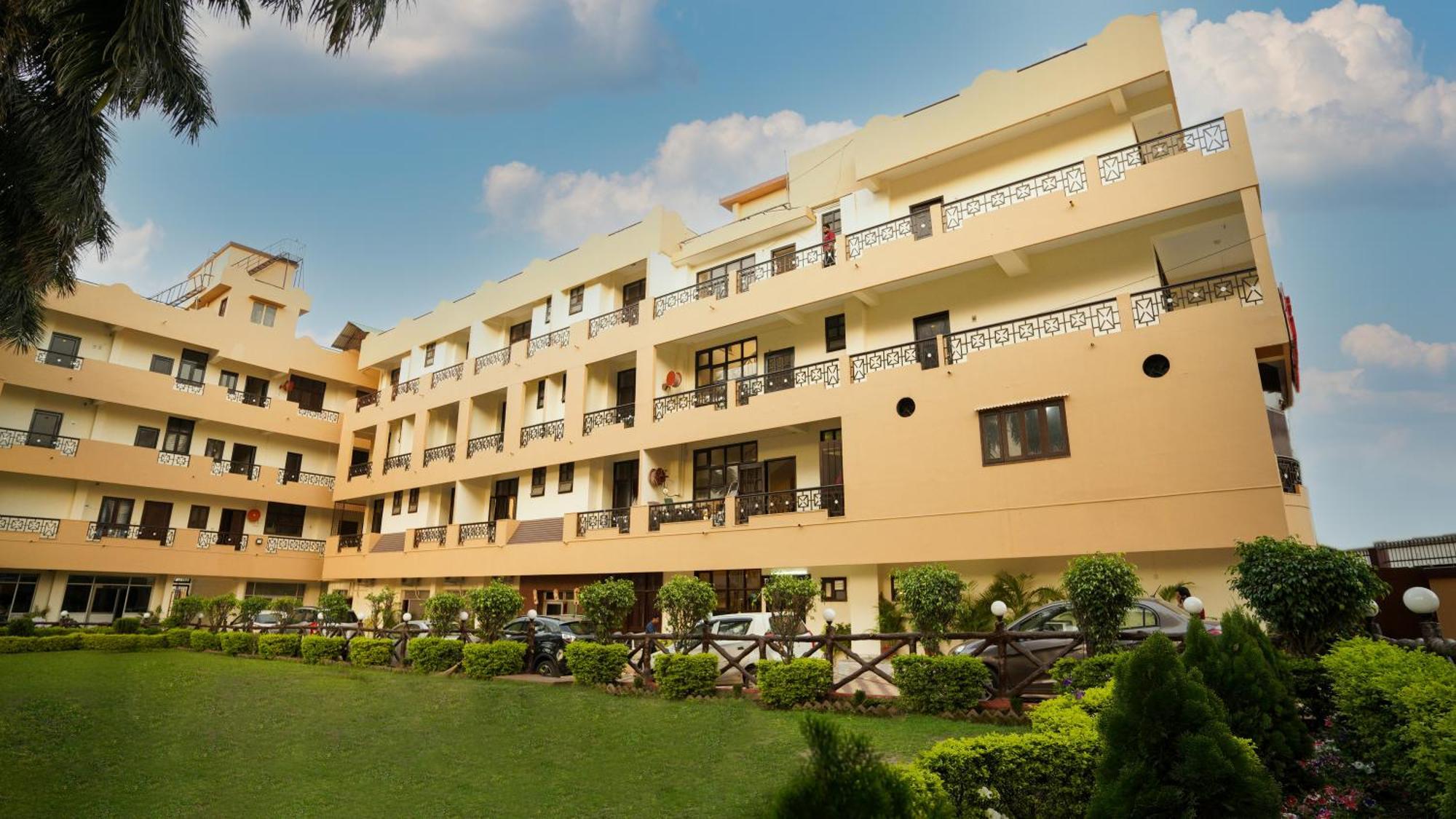Hotel Neeraj Bhawan- Triveni Ghat Risikés Kültér fotó