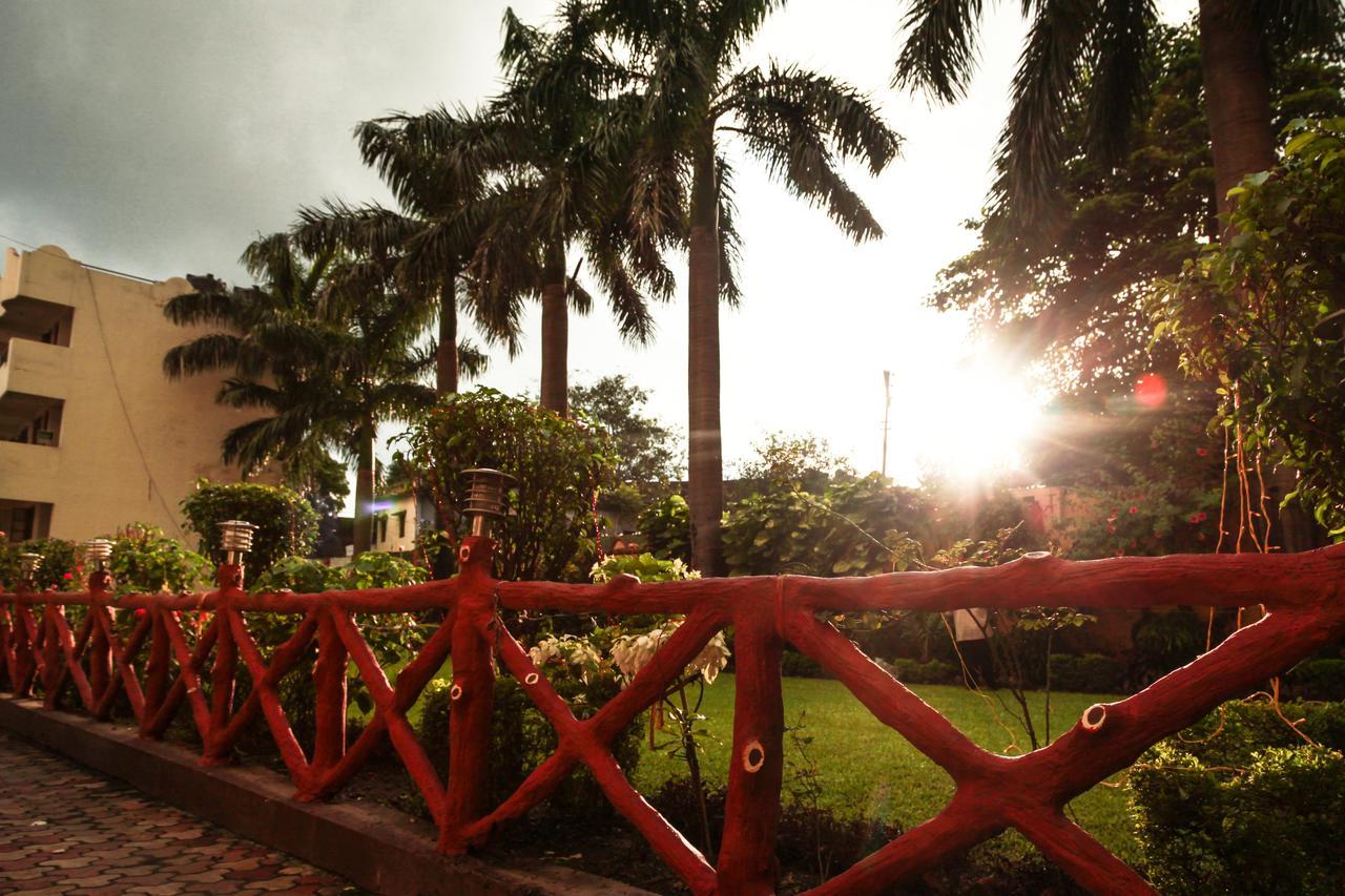 Hotel Neeraj Bhawan- Triveni Ghat Risikés Kültér fotó